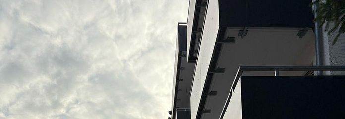 Stellplätze vor dem Haus