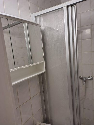 Furnished 1-room apartment in Wolfenbüttel | €648 flat-rate rent – Blick ins Bad