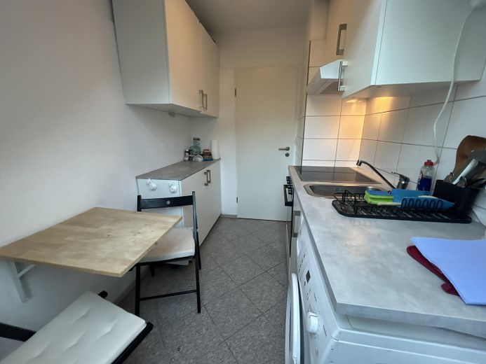 Helle 2-Zimmer Whg, bezugsfrei, im Komponistenviertel, provisionsfrei – Küche