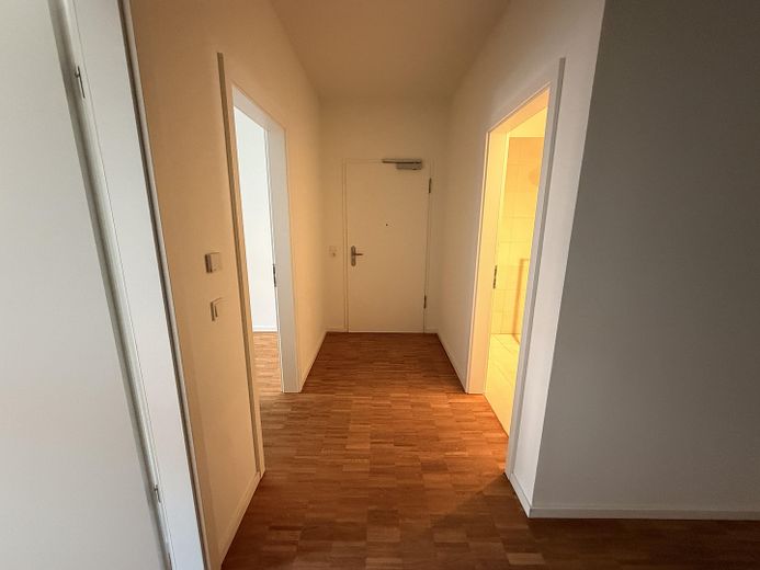 Großzügiges Wohnen auf zwei Ebenen – moderne 4-Zimmer-Wohnung - Lübeck – Eingangsbereich UEG