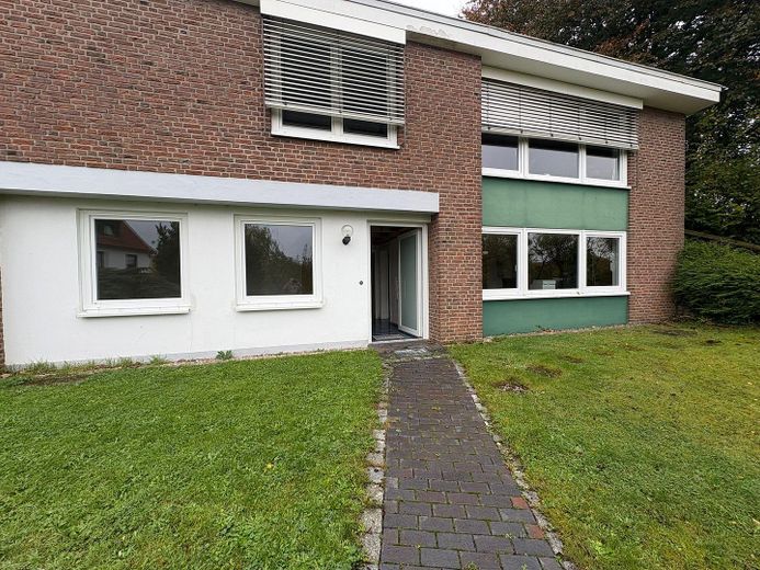 Seiteneingang untere Etage