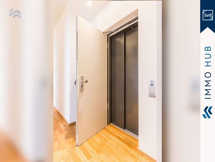 ++ Bezugsfrei, 4 Zimmer, Westbalkon und zwei Bäder ++ – 5604562-tXsNvs4WzEQD4mxcmUMkZTMT-Wohnungseingang.jpg