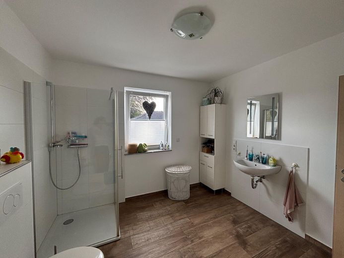 Energy-efficient semi-detached house in Bergisch Gladbach – Vollbad (OG)