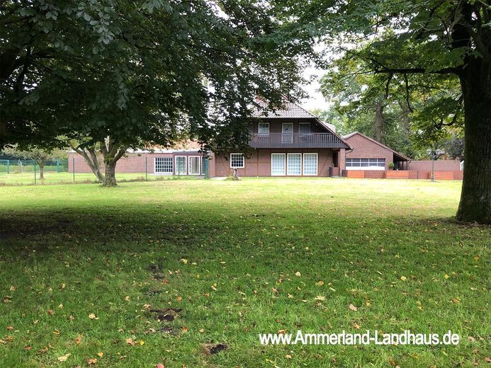 Haupthaus großer Garten