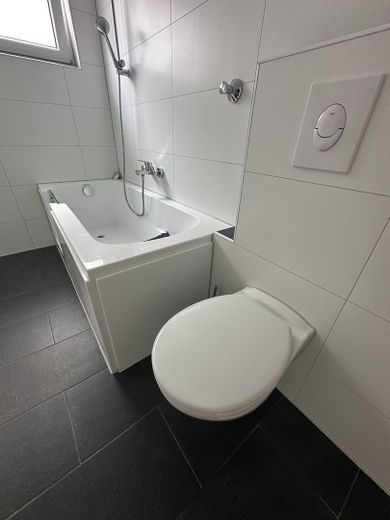 Schöne Sanierte 3-Zimmer Wohnung am Waldrand von Dellwig – Bad