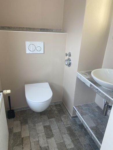 Gäste WC mit Fenster