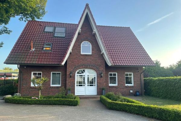 Idyllische Hofanlage mit Pferdeboxen am Ortsrand von Wardenburg