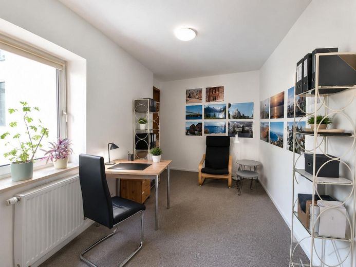 Senza provvigione: abitare personalmente o affittare - casa plurifamiliare con tre unità – Arbeitszimmer 2.OG