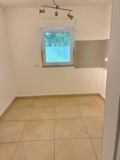 Hilden'de aydınlık 3 odalı daire, mutfak, antre, banyo – Fotoğraf 5