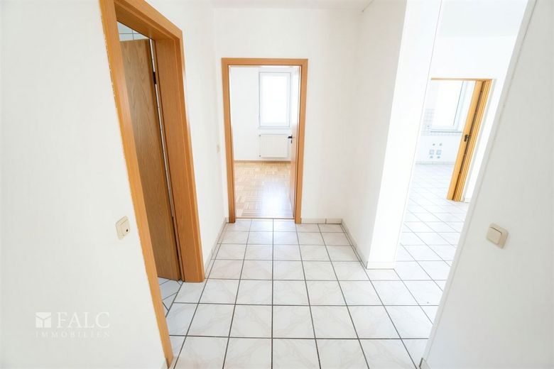 Schöner Wohnen mit 3ZKB in Homburg- Erbach! – Flur