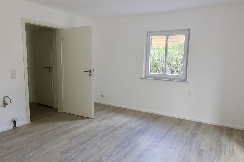 2-Zi. Gartenwohnung + Nebengebäude (vermietet) v. Privat o. Provision – Wohnküche
