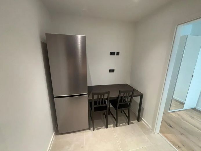 Möbliertes stylisches 20 m² Zimmer mit Balkon in guter Lage – Küche