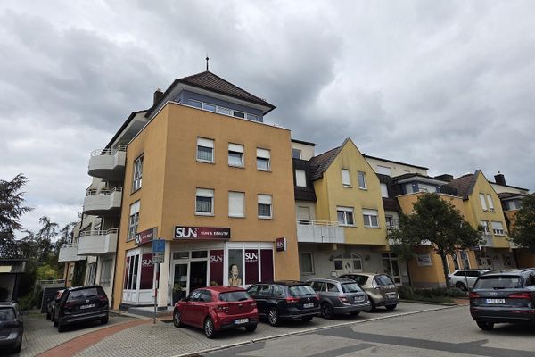 Helle 3 – Zimmer - Whg. m. EBK & TG-Stellpl.; BITTE TEXT LESEN !