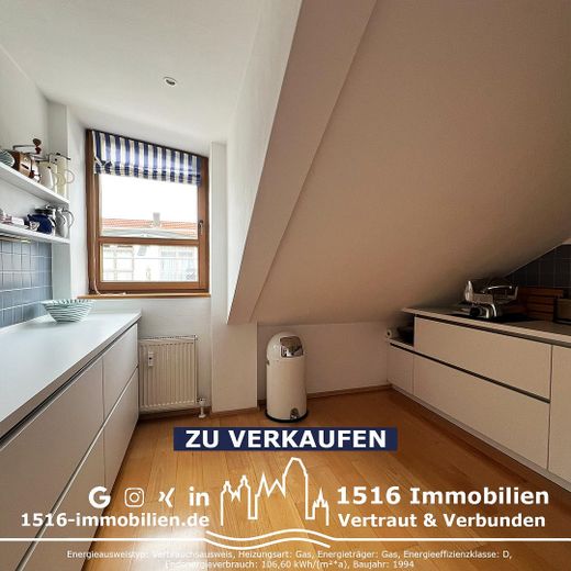 3-room attic apartment with sunny balcony – Küche