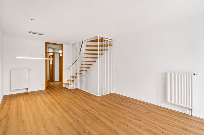 Wohnen auf Hausniveau - außergewöhnliche Eigentumswohnung in Bestlage von Halle-Kröllwitz – Wohnzimmer EG