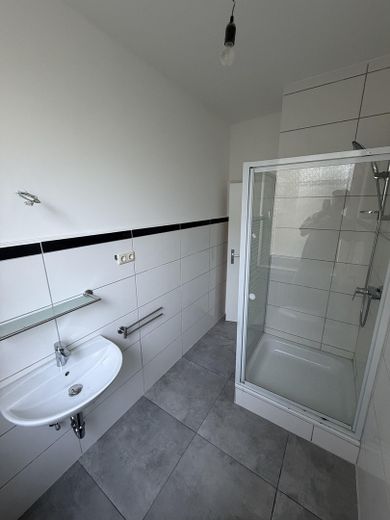 Frisch kernsanierte 2-Zimmer-Wohnung in Krefeld – moderne Ausstattung – Badezimmer