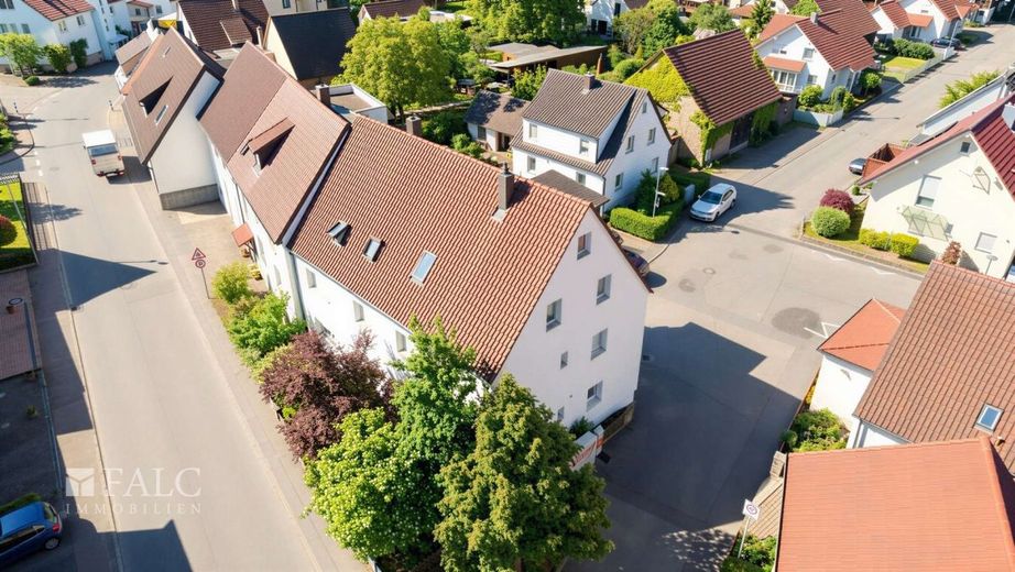 2 auf einen Streich, Renditepotenzial hoch - FALC Immobilien – Zentral und doch mit Grün