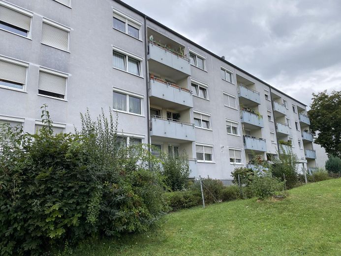 Sehr gepflegte 1-Zimmer-Wohnung in Sindelfingen Goldberg, 300m zur S-Bahnhaltestelle, von Privat – Hausansicht