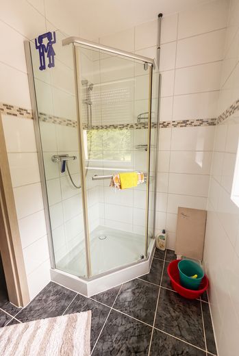 Einfamilienhaus mit Geschichte - und Raum für Ihre Zukunft – Dusche