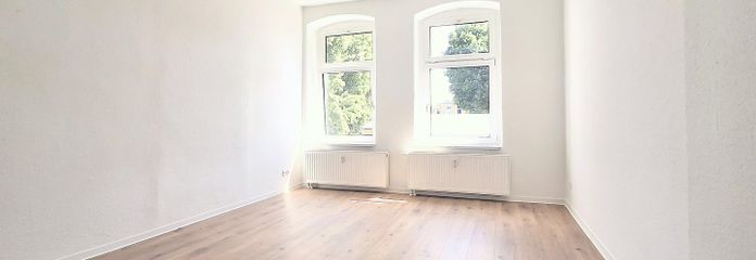 Sanierte 2-Zimmer-Altbauwohnung in Magdeburg-Sudenburg (W09) – Wohnzimmer