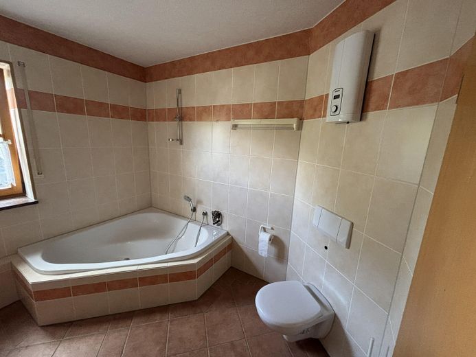 Versatile space wonder in a quiet prime location: your new home or a smart investment! – EG Bad
