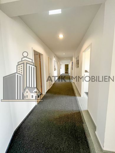 ATIK: Moderne Büro-/Praxisflächen in idealer Lage - hochwertig ausgestattet – Flur
