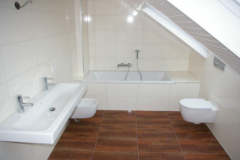 Badezimmer 1.OG