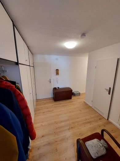 Großzügige 2,5-Zimmer Wohnung mit Einbauküche zentral in Kempten – Flur