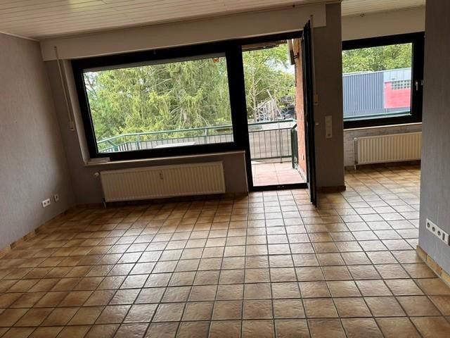 Helle 3-Zimmer-Wohnung in citynaher Lage von Eschweiler – Wohnzimmer 