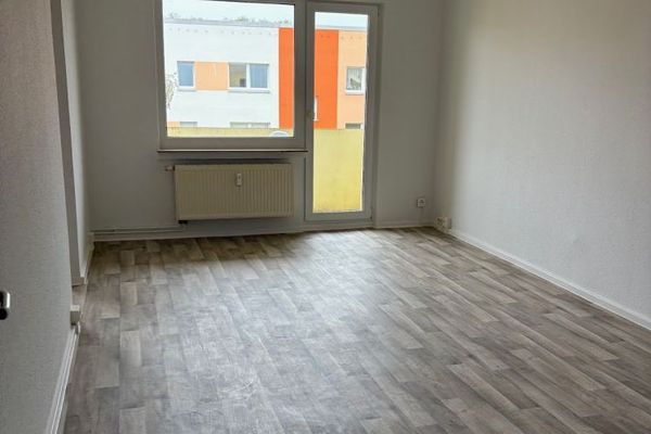 Wir haben für Sie renoviert - 2 Zimmer Wohnung ab sofort verfügbar