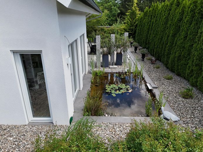 Senza provvigione: comfort abitativo senza compromessi – Spazioso, moderno e studiato nei minimi dettagli – Südterrasse mit Teich (2)