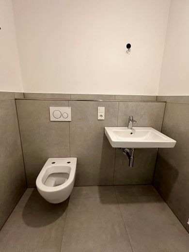 Appartamento di 3 locali disponibile subito con grande terrazza a sud e giardino – Gäste WC