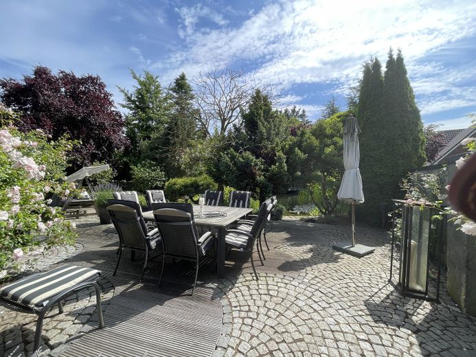 Bau- (Park-) Grundstück mit Tiny House, Carport, Terrassen – Hinterer Terrassenteil