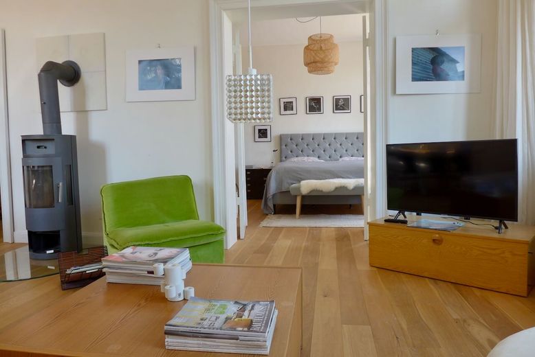 Sanierte bezugsfertige Villa mit Weitblick für Eigennutzung und/oder Kapitalanlage – Wohnzimmer im OG