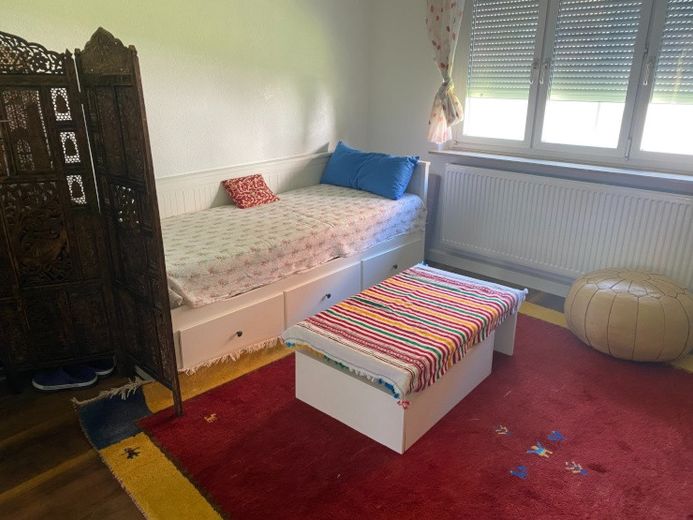 Luminosissimo appartamento di 3 locali con 2 balconi, 2 cantine, accesso al giardino, ottima distribuzione ecc. – Foto 5