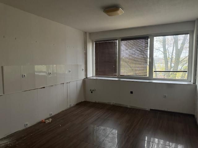Büro/Lagerflächen 2100 QM/ab 450 qm teilbar Mietkauf spätere Kaufoption ca 50 Parkplätze Top Lage – Foto 15