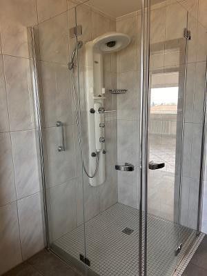 Une maison d’avenir - Emplacement de rêve et vue magnifique sur le lac de Constance – Bad mit begehbarer Dusche