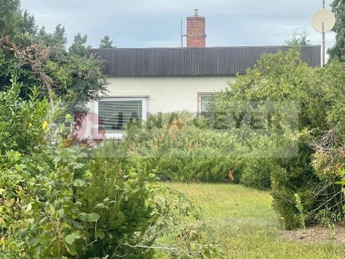 DOBERSCHÜTZ - SPROTTASIEDLUNG * GROSSES GRUNDSTÜCK mit EINFAMILIENHAUS (BUNGALOW), ANBAU, KELLER, GARAGEN und GROßEM GARTEN * SIEDLUNGSLAGE – Foto 1