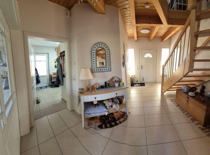 Haupt und Nebeneingang