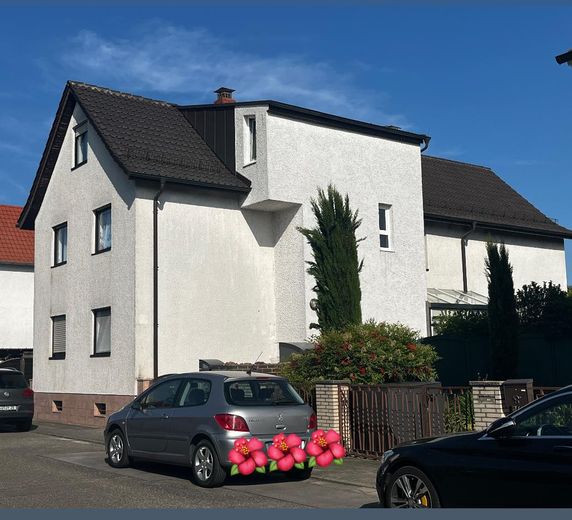 1-3 Familienhaus mit traumhaftem Garten und Pool – Foto 3