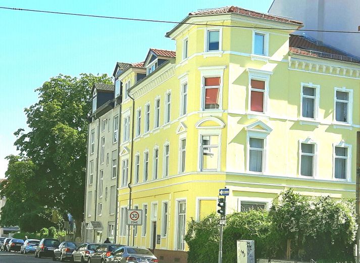 MFH mit 8 Wohnungen, hohe Rendite 8%, saniert und gut vermietet in zentraler Lage – Foto 27