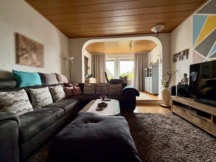 Fröndenberg/Ruhr: Altbau-ETW mit Charme und großen Räumen - Einfach riesig! – Wohn-/Essbereich