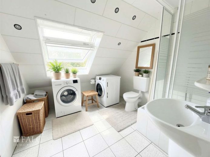 Charmante 4-Zimmer-Maisonettewohnung mit viel Platz für die ganze Familie – फोटो 1