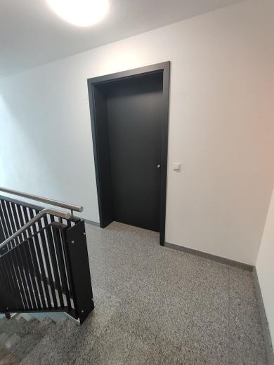 3-Zimmer-Erdgeschosswohnung mit eigenem Garten – Modernes Wohnen mit viel Freiraum in Steinheim – Haustür