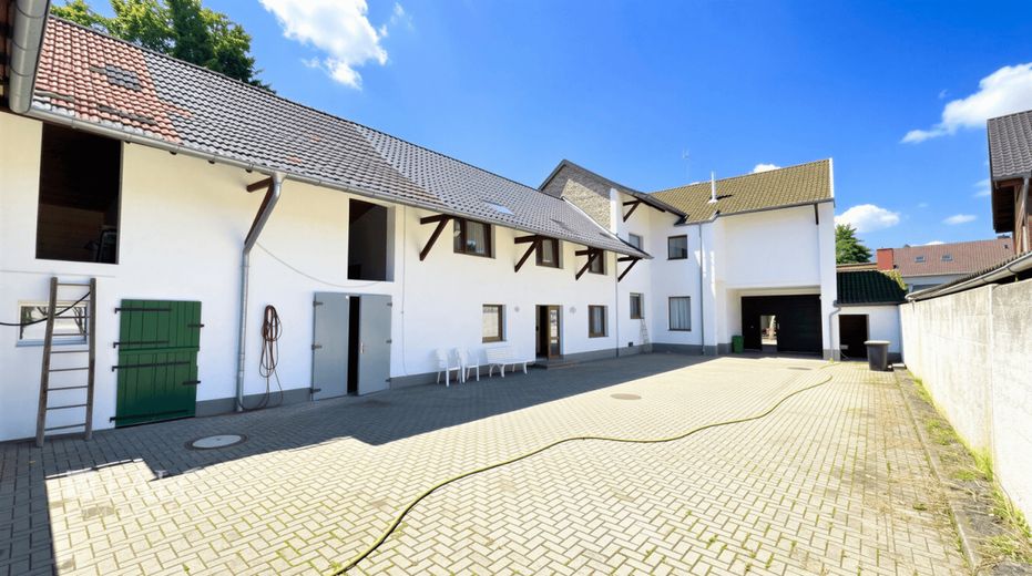 Ein Zuhause für Generationen - Zwei Häuser mit vielfältigen Möglichkeiten – Außenansicht
