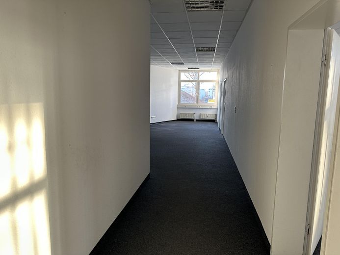 Flurbereich zur Hallenfläche