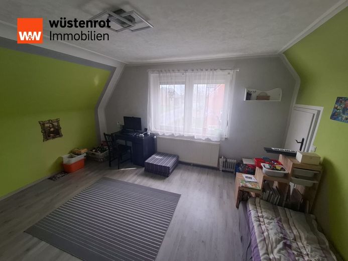 Wohnen in regenerativer Umgebung! Ein spannendes Eigenheim wartet darauf entdeckt zu werden... – Schlafzimmer