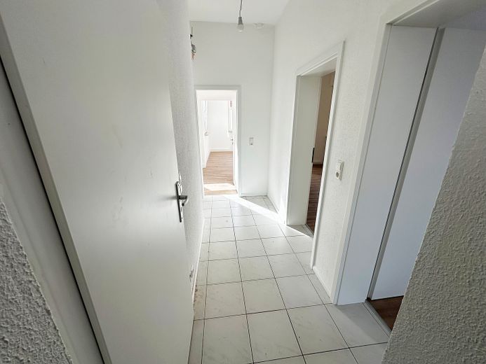 3,5 pokoju, pierwszy najem po remoncie – nowa podłoga/kuchnia/łazienka/okna – centralna lokalizacja w Heilbronn – Zdjęcie 7