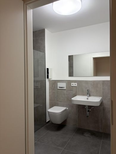 Apartamento amueblado de 2 habitaciones de nueva construcción en Prenzlauer Berg – Bad