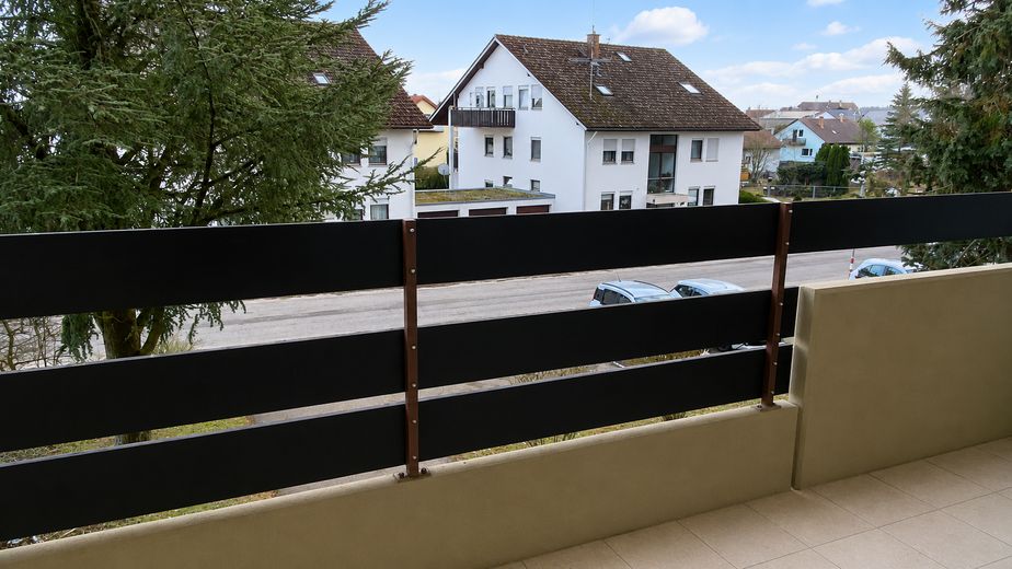 Gemütliche 1,5-Zimmer-Wohnung mit Balkon, Einbauküche & Stellplatz in Bad Teinach-Zavelstein – Balkon